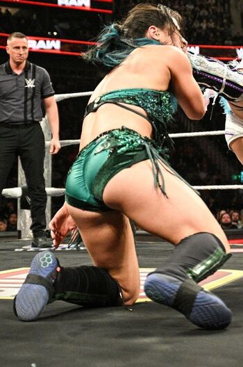 Full leaked Lyra valkyria page private onlyfans photo