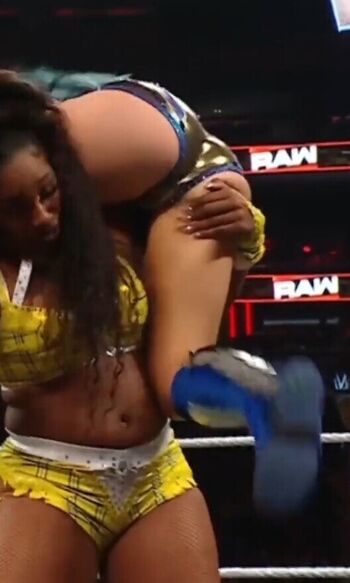 Full leaked Lyra valkyria page private onlyfans photo