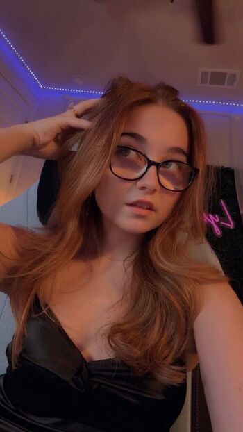 Full leaked Lyssaurora page private onlyfans photo