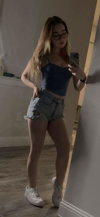 Full leaked Lyssaurora private onlyfans photo