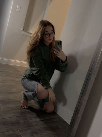 Full leaked Lyssaurora private onlyfans photo