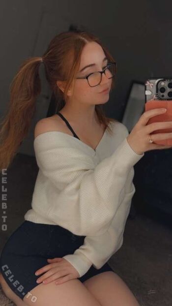 Full leaked Lyssaurora private onlyfans photo