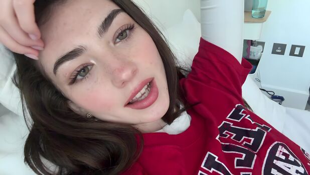 Full leaked Lyzzahh private onlyfans photo