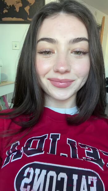 Full leaked Lyzzahh private onlyfans photo