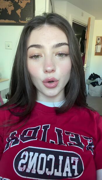 Full leaked Lyzzahh private onlyfans photo