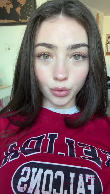 Full leaked Lyzzahh private onlyfans photo