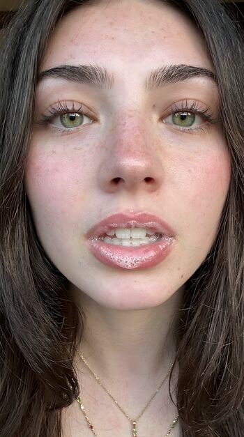 Full leaked Lyzzahh private onlyfans photo