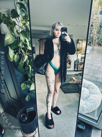 Full leaked Macezayuri  page private onlyfans photo