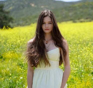 Full leaked Mackenzie foy private onlyfans photo