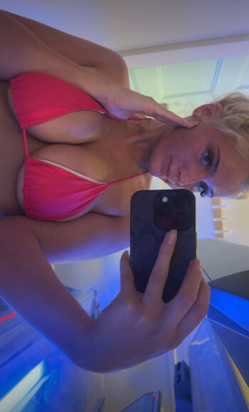 Full leaked Madzbee private onlyfans photo