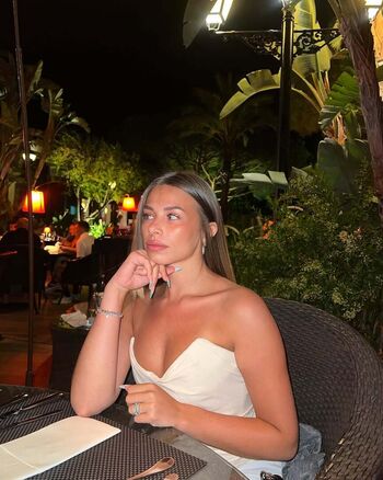 Full leaked Maeva dsc page private onlyfans photo