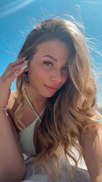Full leaked Maeva dsc page private onlyfans photo