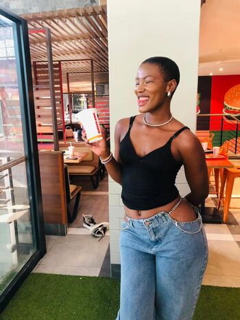 Full leaked Mafezie buthelez huge curvy booty private onlyfans photo