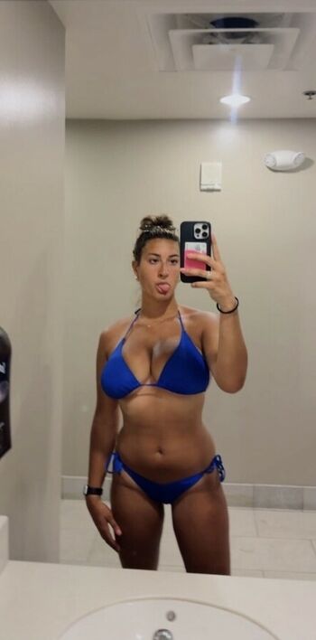Full leaked Maggie private onlyfans photo