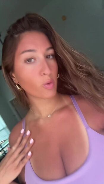 Full leaked Maggie private onlyfans photo
