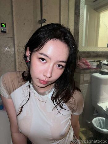 Full leaked Maggiechow page private onlyfans photo