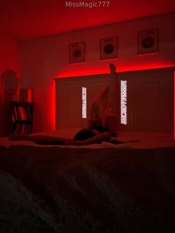 Full leaked Magicschoolbusdropout private onlyfans photo