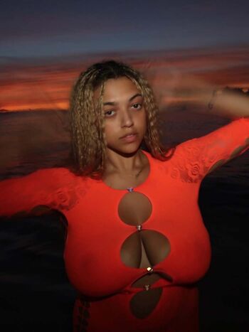 Full leaked Mahalia private onlyfans photo