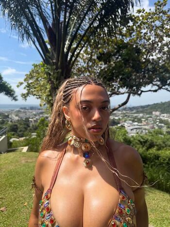 Full leaked Mahalia private onlyfans photo