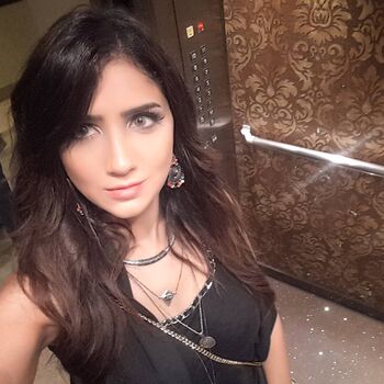 Full leaked Mai omar private onlyfans photo