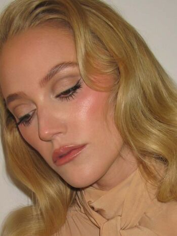 Full leaked Maika monroe page private onlyfans photo