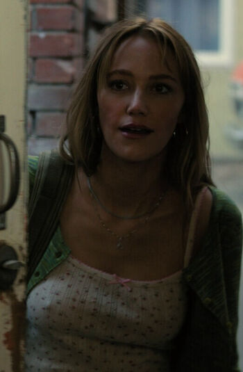 Full leaked Maika monroe private onlyfans photo