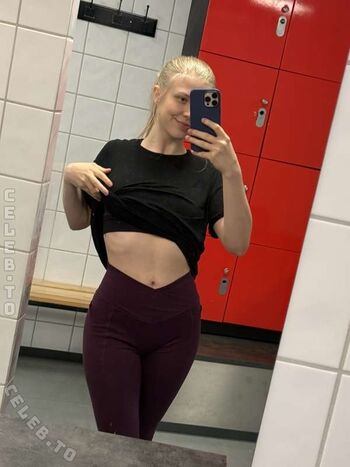 Full leaked Saya scarlet/ private onlyfans photo