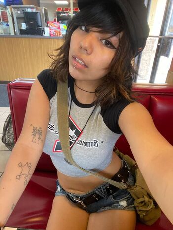 Full leaked Makeoutradio page private onlyfans photo