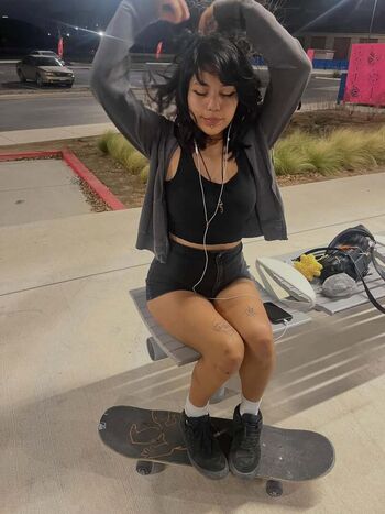 Full leaked Makeoutradio private onlyfans photo