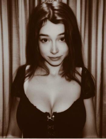 Full leaked Makoshake  page private onlyfans photo