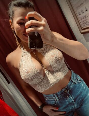 Full leaked Mami elena private onlyfans photo