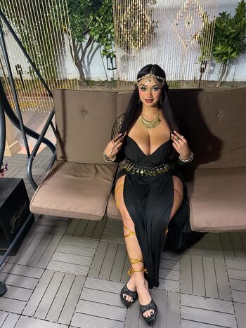 Full leaked Mamikaur private onlyfans photo