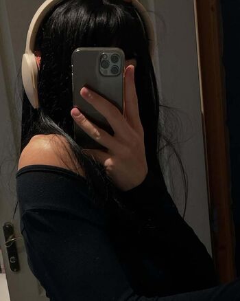 Full leaked Manon lara private onlyfans photo