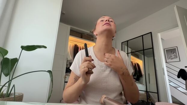 Full leaked Maren wolf private onlyfans photo