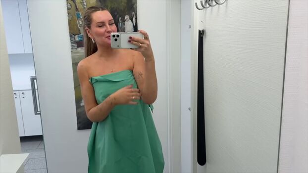 Full leaked Maren wolf private onlyfans photo