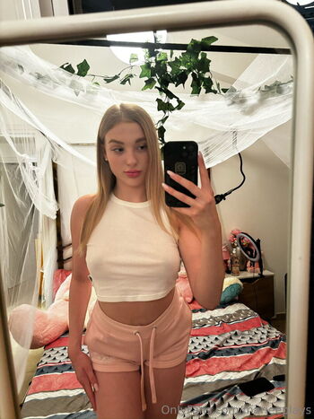 Full leaked Marieplays private onlyfans photo