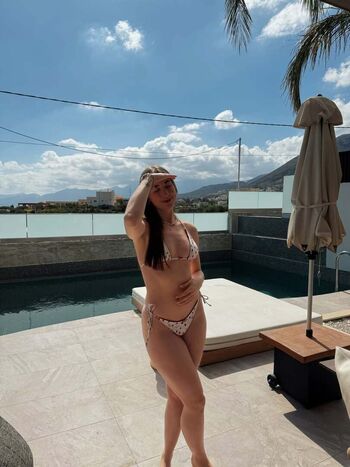 Full leaked Mariesmeets private onlyfans photo