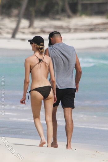 Full leaked Martha hunt page private onlyfans photo