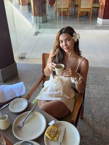 Maureen Montagne (Miss Globe 2021)