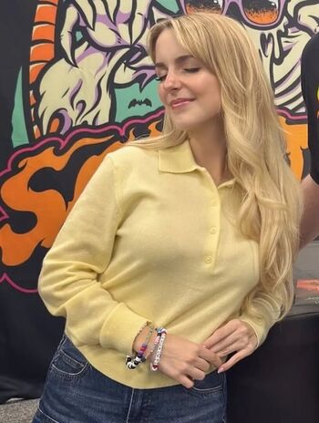 Full leaked Mckenna grace  page private onlyfans photo