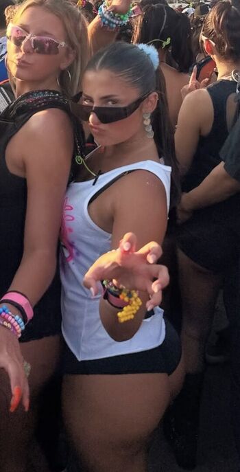 Full leaked Meena shahri private onlyfans photo