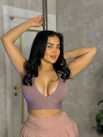 Full leaked Melekazad private onlyfans photo