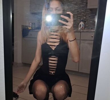 Full leaked Melia avelin private onlyfans photo