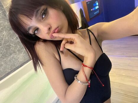 Full leaked Mellwsxzz private onlyfans photo