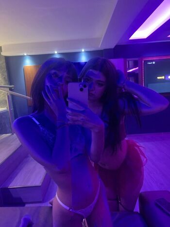 Full leaked Mellwsxzz private onlyfans photo