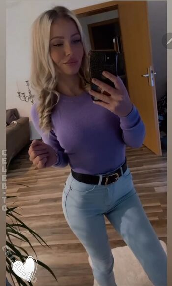 Full leaked Mi lkaaaa private onlyfans photo