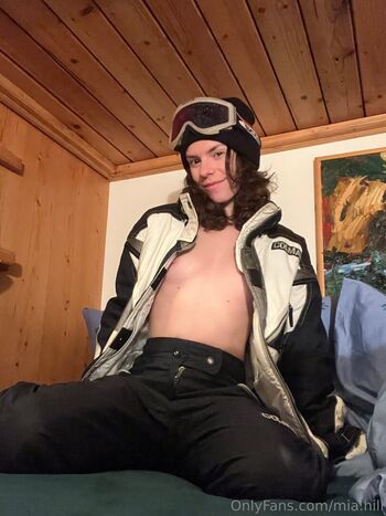 Full leaked Mia hill private onlyfans photo