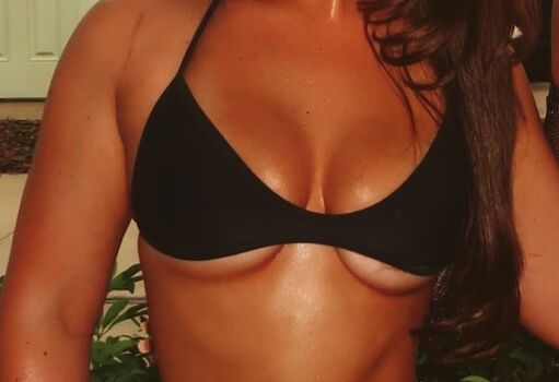 Full leaked Mia miecz private onlyfans photo