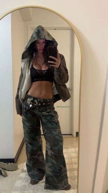 Full leaked Mia wynn private onlyfans photo