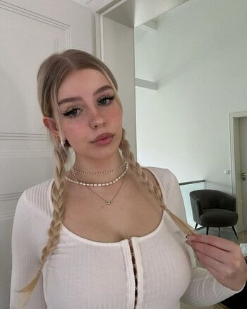 Full leaked Mialiliaa page private onlyfans photo